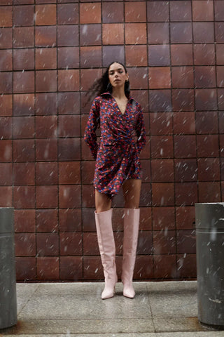 Vestido Transpassado Sashi Cetim Floral Preto Vestuario Larroudé x Jonathan Cohen