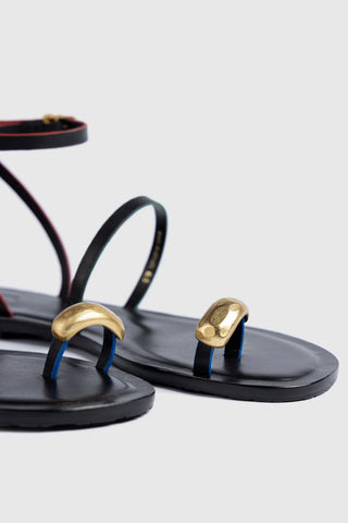 Flat Biarritz Couro Preto Flat Sandal Larroudé