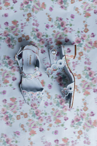 Larroudé x Markarian: Sandália Florence Tecido Azul Floral Sandal Larroudé x Markarian