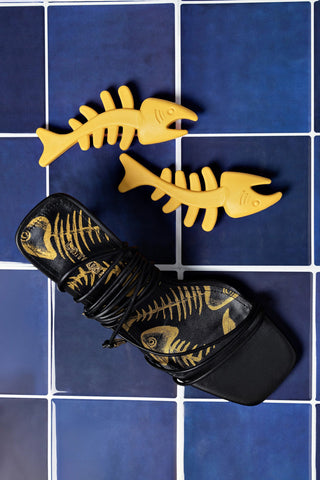 Sandália Nadia Couro Preto Sandal Larroudé