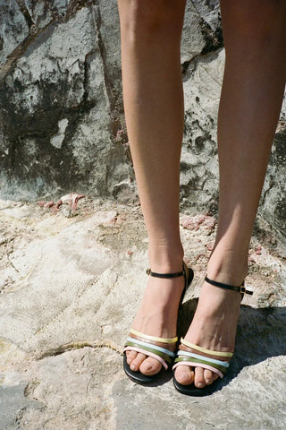 Larroudé x Ciao Lucia: Sandália Anabela Daiana Couro Preto Sandal Larroudé x Ciao Lucia