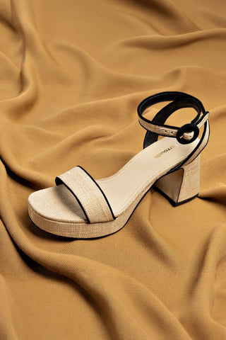 Sandália Plataforma Dolly Low Ráfia Bege e Camurça Preto Sandal Larroudé
