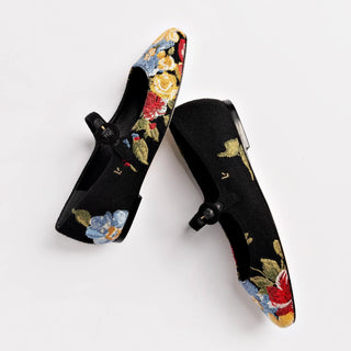 Larroudé x Markarian: Sapatilha Lã Preto Floral