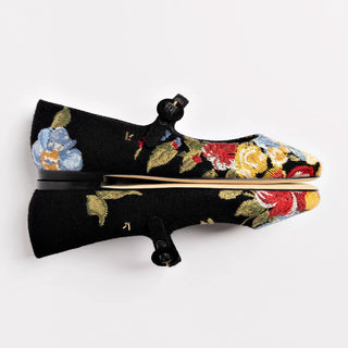 Larroudé x Markarian: Sapatilha Lã Preto Floral