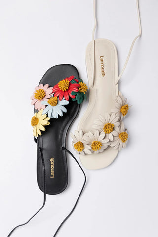 Sandália Flat Fiore Couro Off White Sandal Larroudé