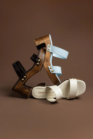 Larroudé x Kenneth Cole: Mule Couro Croco Marrom Sandal Larroudé x Kenneth Cole