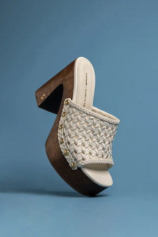 Larroudé x Kenneth Cole: Mule Macramê Couro Off White Mule Larroudé x Kenneth Cole