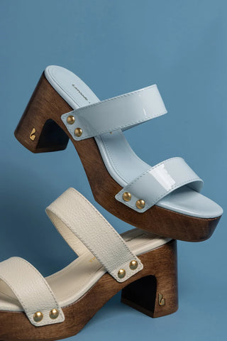 Larroudé x Kenneth Cole: Mule Couro Verniz Azul Sandal Larroudé x Kenneth Cole