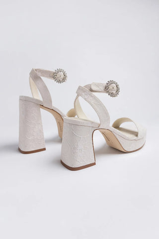Larroudé x Markarian: Sandália Plataforma Dolly Low Renda Branco Sandal Larroudé x Markarian
