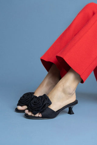 Mule Scarlet Low Ráfia Preto Sandal Larroudé