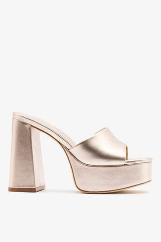 Mule Plataforma Dolly Couro Champagne Mule Larroudé