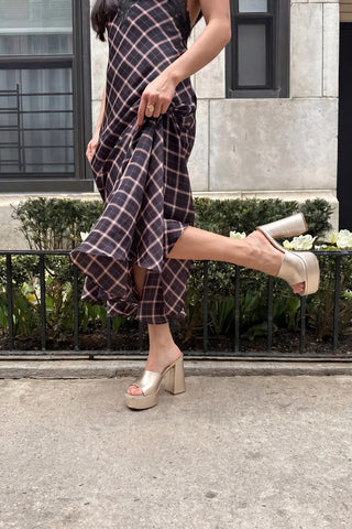 Mule Plataforma Dolly Couro Champagne Mule Larroudé