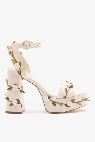 Larroudé x Tanner Fletcher: Sandália Dolly Rose Vines Couro Off White Sandal Larroudé x Tanner Fletcher