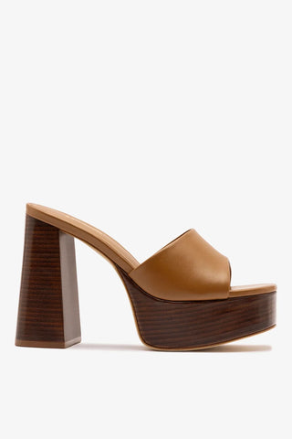 Mule Dolly Couro Caramelo Mule Larroudé