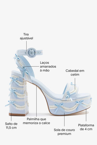 Larroudé x Tanner Fletcher: Sandália Dolly Cake&Lace Cetim Azul Sandal Larroudé x Tanner Fletcher