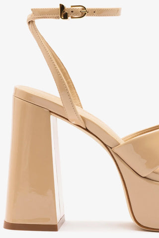 Sandália Plataforma Dolly X Couro Verniz Bege Sandal Larroudé