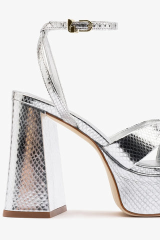 Sandália Plataforma Dolly X Couro Cobra Prateado Sandal Larroudé