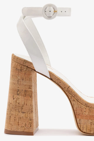 Sandália Dolly Couro Verniz Branco e Cortiça Sandal Larroudé