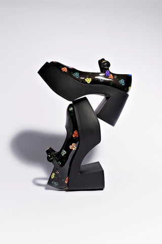 Larroudé x Libertine: Scarpin Plataforma Olivia Couro Verniz Estampado Preto Pump Larroudé x Libertine