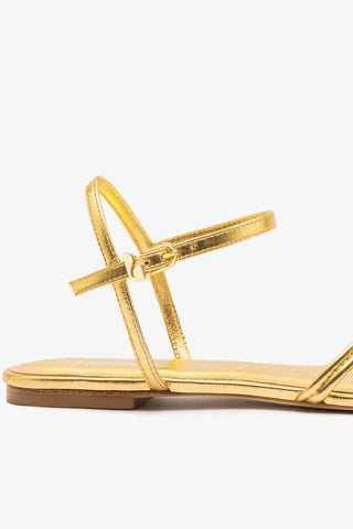 Sandália Flat Annie Couro Dourado Flat Sandal Larroudé