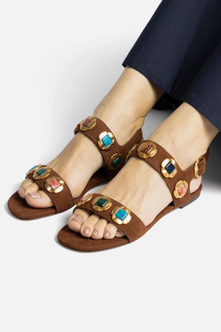 Sandália Flat Milan Gioiello Camurça Marrom Flat Sandal Larroudé