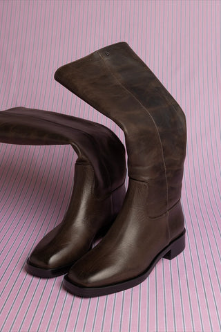 Bota Anne Couro Marrom Boot Larroudé