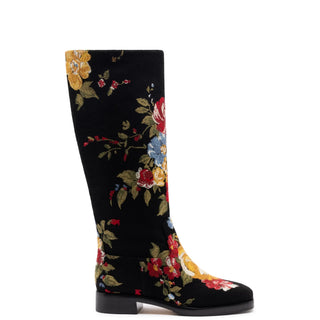 Larroudé x Markarian: Bota Lã Preto e Bordado Floral
