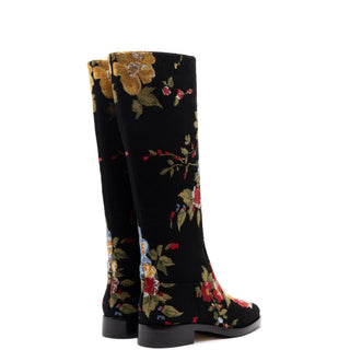 Larroudé x Markarian: Bota Lã Preto e Bordado Floral