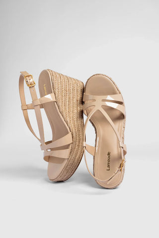 Sandália Espadrille Daphne Couro Verniz Bege Sandal Larroudé