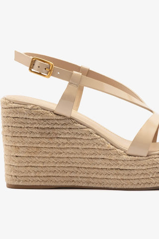 Sandália Espadrille Daphne Couro Verniz Bege Sandal Larroudé