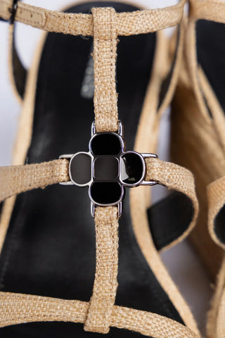 Sandália Flat Hana Ráfia Bege Flat Sandal Larroudé