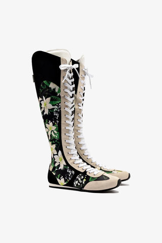 Larroudé x Jonathan Cohen: Bota Tênis Cano Alto Camurça Preto e Cetim Estampado Multicor Sneaker Larroudé x Jonathan Cohen