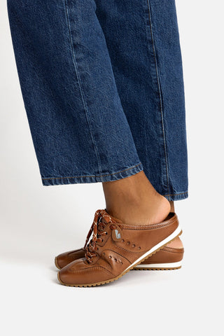 Mule Stella Couro Caramelo Sneaker Larroudé
