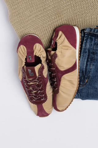 Tênis Stella Lite Nylon Caramelo e Camurça Bordô Sneaker Larroudé