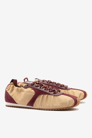Tênis Stella Lite Nylon Caramelo e Camurça Bordô Sneaker Larroudé