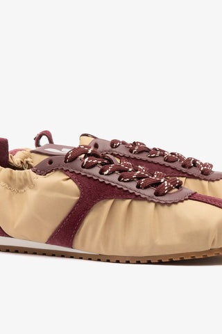 Tênis Stella Lite Nylon Caramelo e Camurça Bordô Sneaker Larroudé