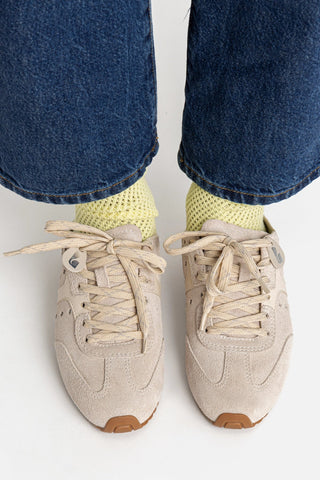 Tênis Stella Camurça Cinza e Couro Off White Sneaker Larroudé