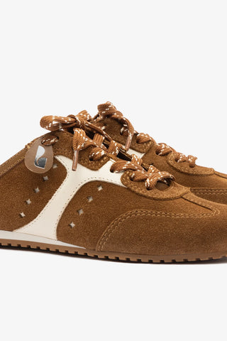 Mule Stella Camurça Marrom e Couro Off White Sneaker Larroudé