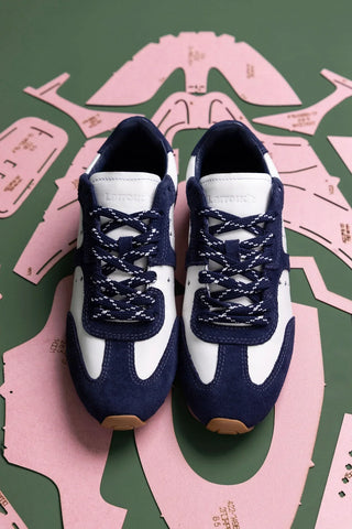 Tênis Stella Couro Branco e Camurça Azul Sneaker Larroudé