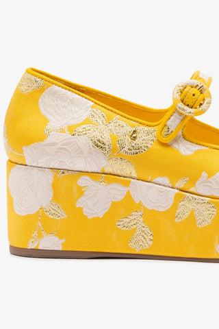 Larroudé x Markarian: Flatform Blair Brocado Amarelo Pump Larroudé x Markarian