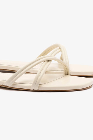 Sandália Flat Annie Couro Off White Flat Sandal Larroudé