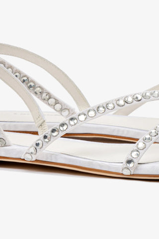 Sandália Flat Vicky Seda Branco Flat Sandal Larroudé