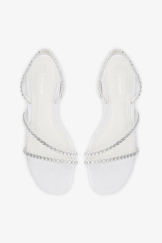 Sandália Flat Vicky Seda Branco Flat Sandal Larroudé