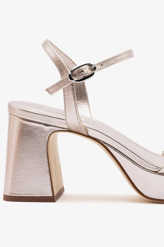 Sandália Plataforma Bianca Low Couro Champagne Sandal Larroudé