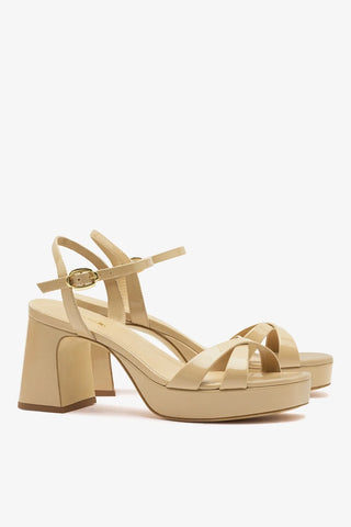 Sandália Plataforma Bianca Low Couro Verniz Bege Claro Sandal Larroudé