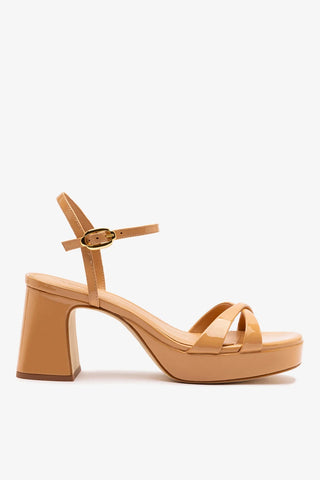 Sandália Plataforma Bianca Low Couro Verniz Bege Sandal Larroudé