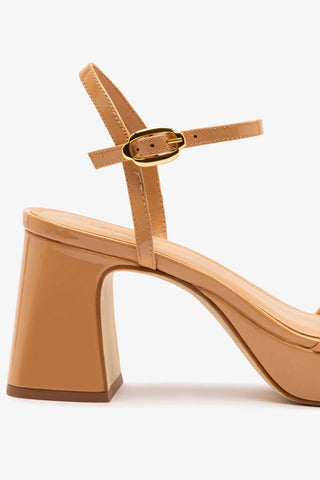 Sandália Plataforma Bianca Low Couro Verniz Bege Sandal Larroudé