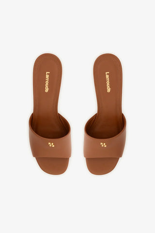 Mule Plataforma Dolly Low Couro Caramelo Sandal Larroudé