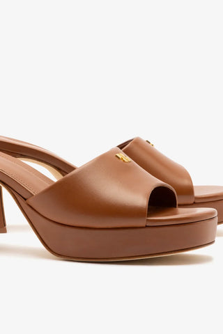 Mule Plataforma Dolly Low Couro Caramelo Sandal Larroudé