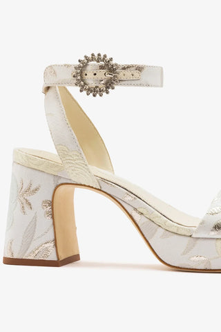 Larroudé x Markarian: Sandália Plataforma Dolly Low Brocado Off White Sandal Larroudé x Markarian